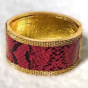 NWOT Snakeprint Bangle Bracelet